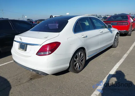 2017 Mercedes-Benz C 300 из США, поврежденный, VIN 55SWF4JB3HU234306